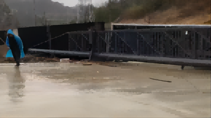 八角管帶交叉桿懸浮門(mén)